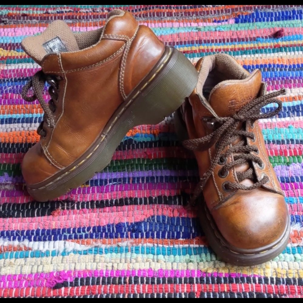 Dr. Martens England Air Wair ankle boots